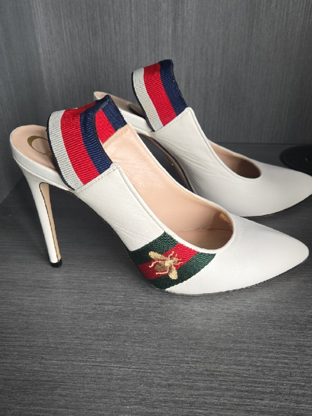 Gucci White Pointed-Toe Slingback Flats with Red-Blue Ribbon - Picture 2 of 7